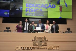 Câmara do Recife homenageia profissionais de educação física
